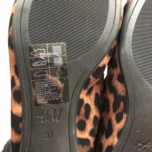 H&M Satin Like Almond Toe Flexible Leopard Flats - Picture 6 of 7